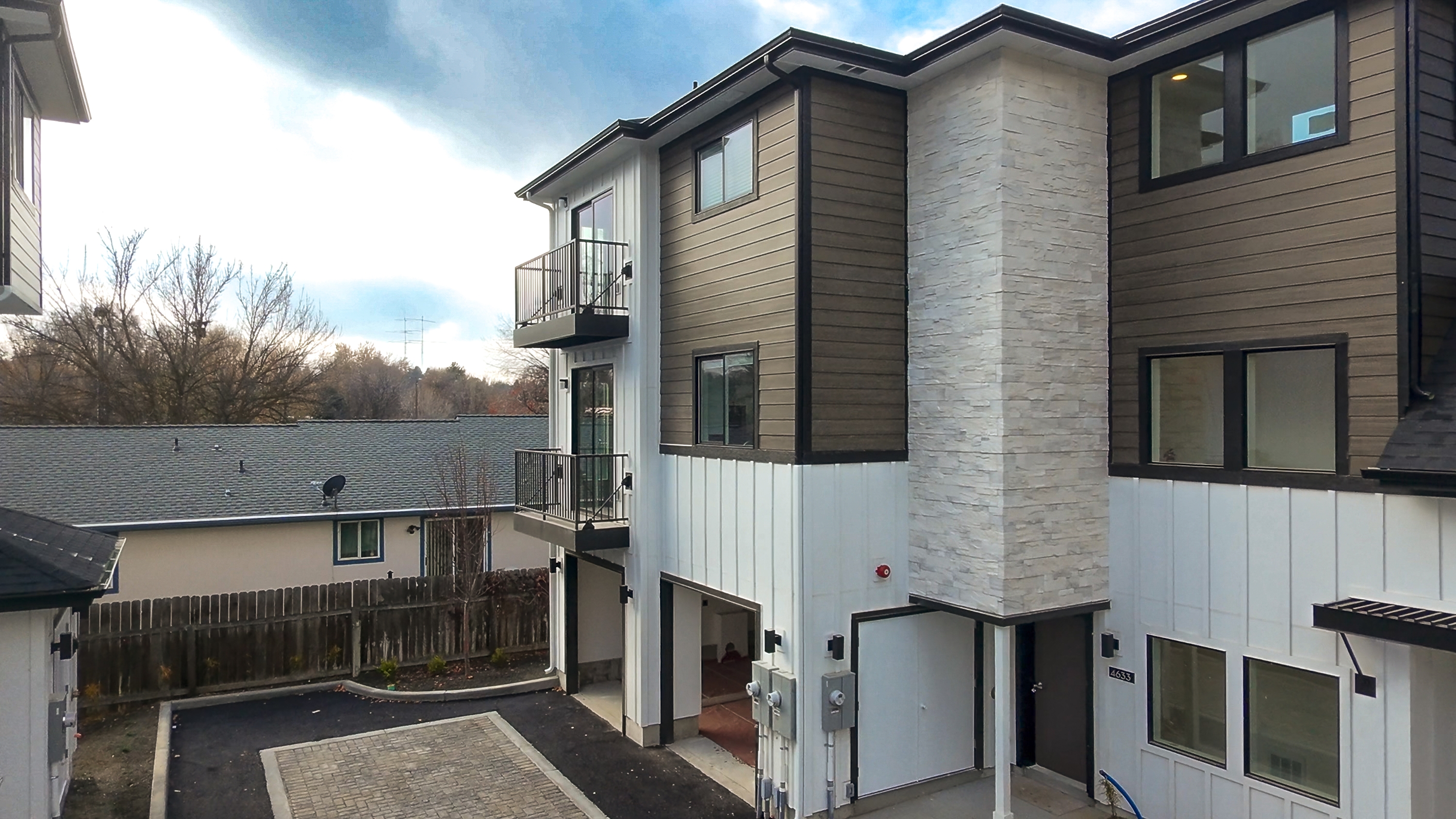 4633 North Iota Lane - 301