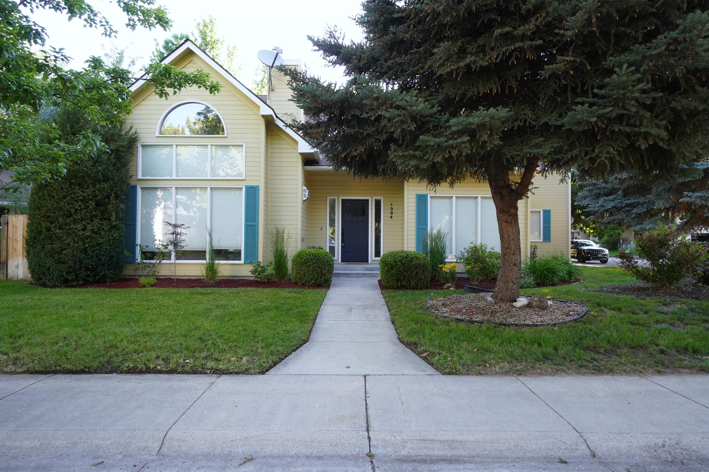 1394 East Holly Street